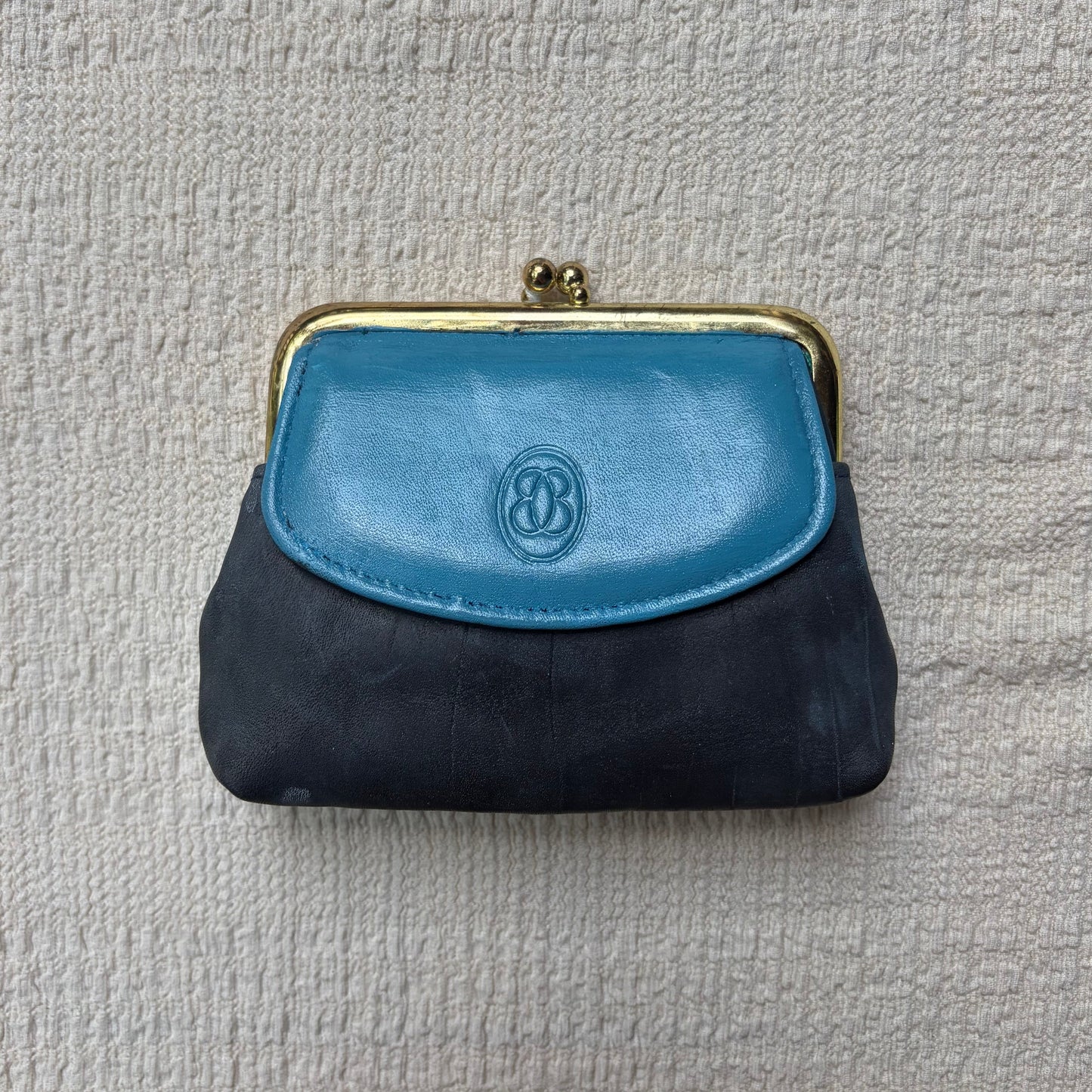 hand-painted vintage buxton leather coin purse | fleur de lis original art kiss-lock pouch