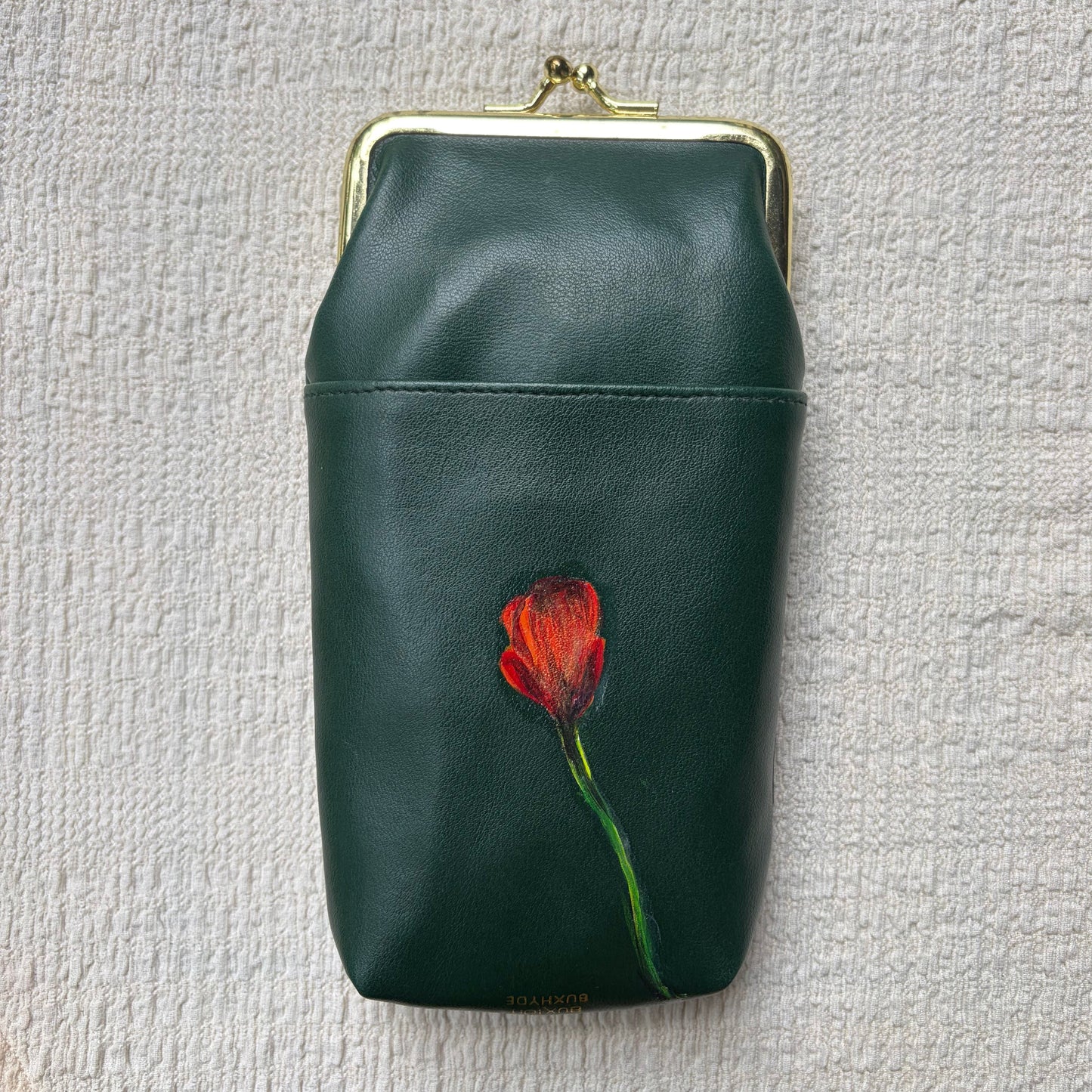 hand-painted vintage buxton buxhyde leather coin purse | red poppy original art kiss-lock pouch